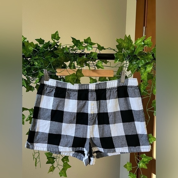 Cotton high rise White and black checkered boxer shorts with draw strings - Picture 1 of 4